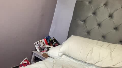 Snapshot of scottish_twink01 chatting on 12.22.24 danny online show from 12.22.24