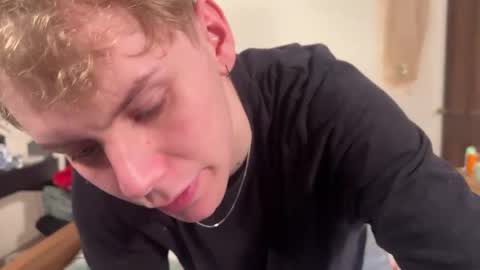 Snapshot of scottish_twink01 chatting on 12.29.24 danny online show from 12.29.24