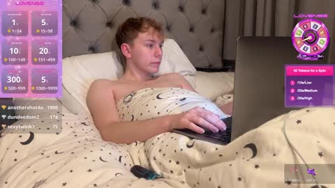 Snapshot of scottish_twink01 chatting on 12.31.24 danny online show from 12.31.24