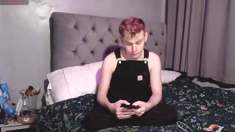 Snapshot of scottish_twink01 chatting on 01.23.25 danny online show from 01.23.25