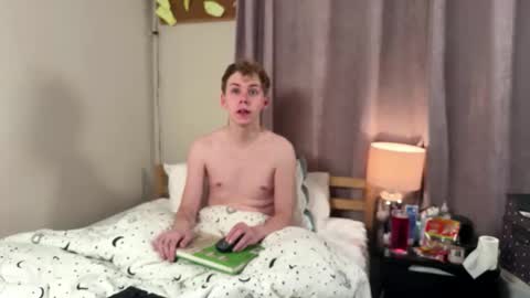 Snapshot of scottish_twink01 chatting on 11.06.25 danny online show from 11.06.25