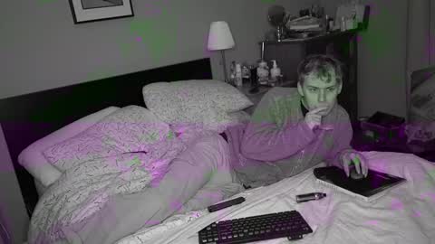 Snapshot of scottish_twink01 chatting on 11.07.25 danny online show from 11.07.25