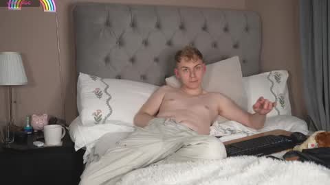 Snapshot of scottish_twink01 chatting on 05.23.26 danny online show from 05.23.26
