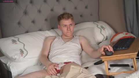 Snapshot of scottish_twink01 chatting on 06.05.26 danny online show from 06.05.26