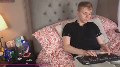 Snapshot of scottish_twink01 chatting on 06.13.26 danny online show from 06.13.26