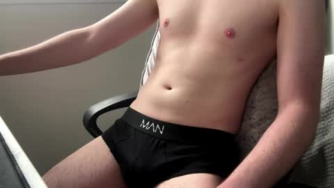 Snapshot of scottyboyyy94 chatting on 05.08.26 scottyboyyy94 online show from 05.08.26