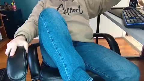 Snapshot of scottyglaze chatting on 11.01.25 Dadbodtactics online show from 11.01.25