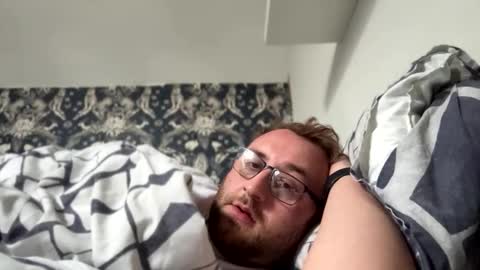 Snapshot of scousegay4 chatting on 10.12.25 StraightScouse online show from 10.12.25