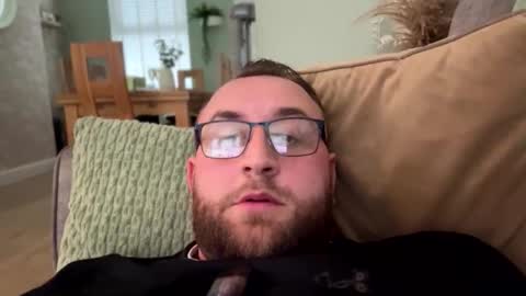 Snapshot of scousegay4 chatting on 02.21.26 StraightScouse online show from 02.21.26