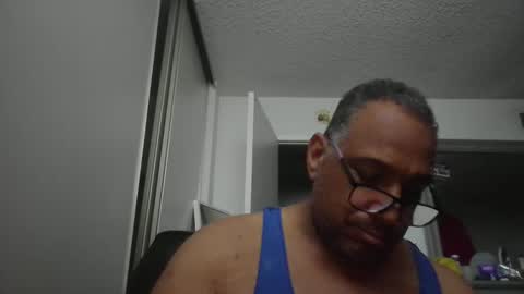 Snapshot of sdblkmale2131 chatting on 09.21.25 sdblkmale2131 online show from 09.21.25