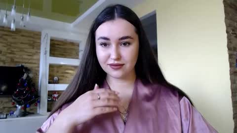 Snapshot of sea_cocktail chatting on 01.04.25 Elizabeth  online show from 01.04.25