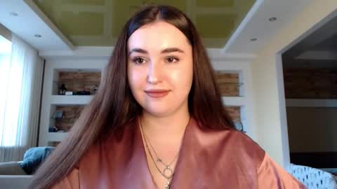 Snapshot of sea_cocktail chatting on 01.06.25 Elizabeth  online show from 01.06.25