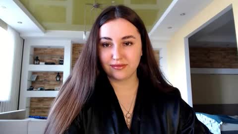 Snapshot of sea_cocktail chatting on 03.11.25 Elizabeth  online show from 03.11.25