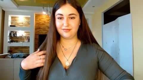 Snapshot of sea_cocktail chatting on 10.17.25 Elizabeth  online show from 10.17.25