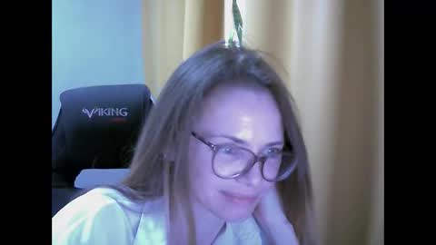 Snapshot of sea_dream chatting on 10.17.25 SEA Dream online show from 10.17.25