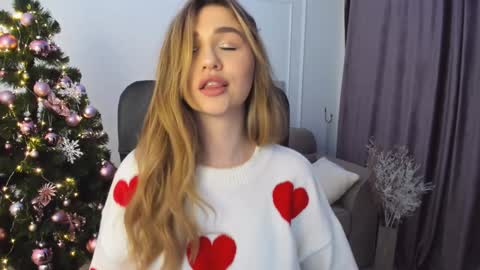 Snapshot of seaebreeze chatting on 12.12.24 Kate online show from 12.12.24