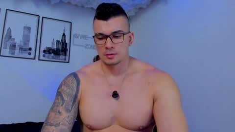 Snapshot of sean_carrera69 chatting on 05.10.26 Sean Carrera online show from 05.10.26