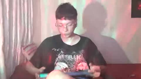 Snapshot of sebasslops chatting on 11.21.25 Sebas online show from 11.21.25