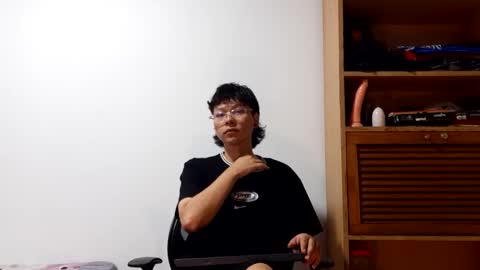 Snapshot of sebasslops chatting on 01.09.26 Sebas online show from 01.09.26