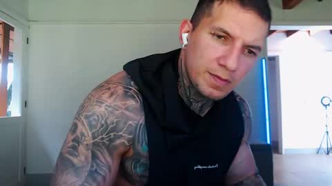 Snapshot of sebastian_muss chatting on 05.14.26 Sebastian online show from 05.14.26