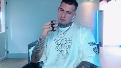 Snapshot of sebastian_muss chatting on 05.19.26 Sebastian online show from 05.19.26