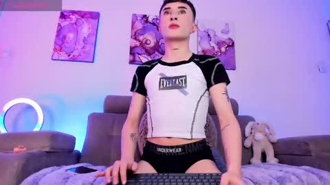     .  INDEPENDENT MODEL online show from 03.24.26