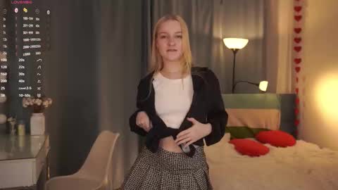 Snapshot of sebrinarainha chatting on 10.10.25 Rina online show from 10.10.25