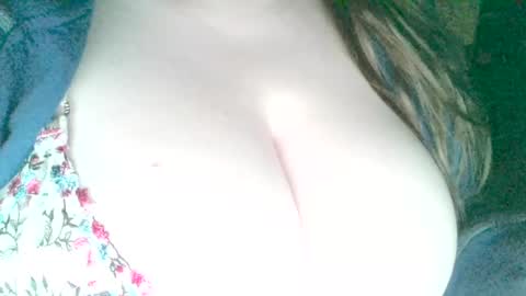 Snapshot of secret18slaveanon chatting on 02.05.25 Sunny online show from 02.05.25