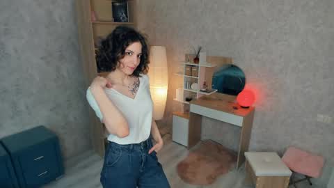 Mia online show from 05.15.26