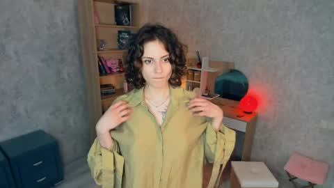 Mia online show from 05.16.26