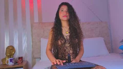 secretestrell online show from 07.30.26