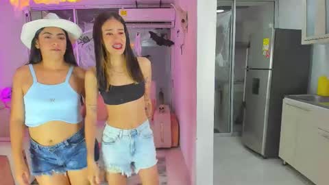 Snapshot of secrethause71605 chatting on 10.26.25 NIKOL online show from 10.26.25