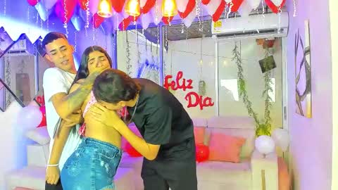 Snapshot of secrethause71605 chatting on 02.14.26 NIKOL online show from 02.14.26