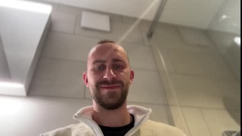 Snapshot of seducemepleae chatting on 10.18.25 seducemepleae online show from 10.18.25