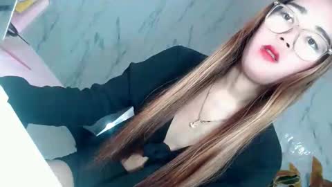 Snapshot of seducing_angela chatting on 09.23.25 seducing_angela online show from 09.23.25