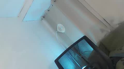 Snapshot of seducing_angela chatting on 10.13.25 seducing_angela online show from 10.13.25