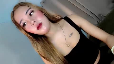 Snapshot of seducing_angela chatting on 10.20.25 seducing_angela online show from 10.20.25