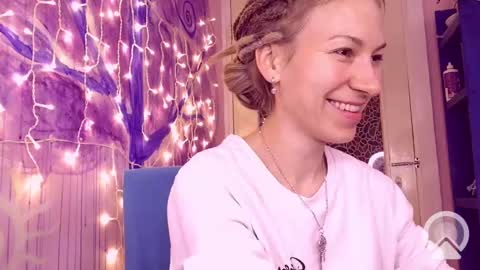 Helen online show from 12.05.24