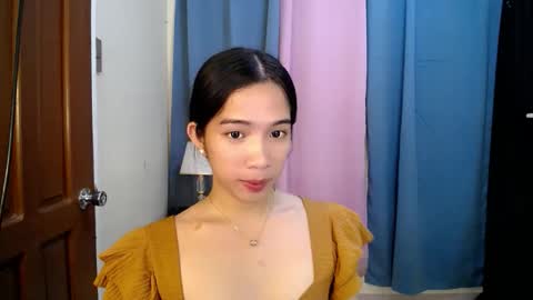 Snapshot of seductive_abia chatting on 04.22.26 JUST CALL ME ABIA online show from 04.22.26