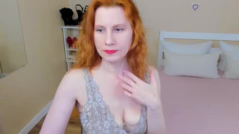 Snapshot of seductive_foxy_ chatting on 03.11.26 seductive_foxy_ online show from 03.11.26