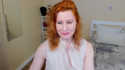 Snapshot of seductive_foxy_ chatting on 03.15.26 seductive_foxy_ online show from 03.15.26
