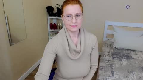 Snapshot of seductive_foxy_ chatting on 03.16.26 seductive_foxy_ online show from 03.16.26