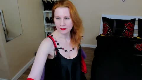 Snapshot of seductive_foxy_ chatting on 04.12.26 seductive_foxy_ online show from 04.12.26