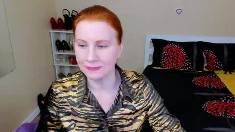 Snapshot of seductive_foxy_ chatting on 04.16.26 seductive_foxy_ online show from 04.16.26