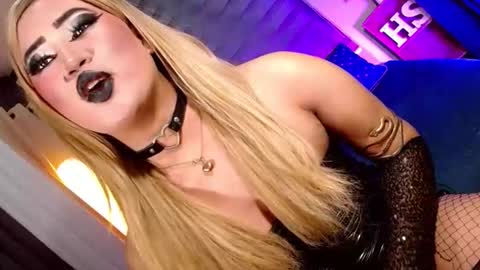 Snapshot of seductive_scarllete chatting on 04.21.26 SCARLETTE online show from 04.21.26