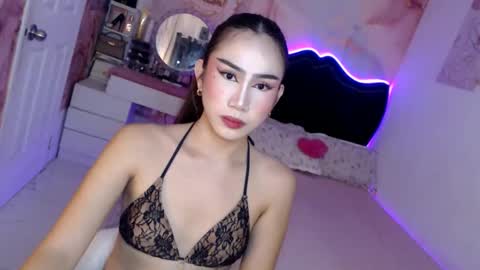 Snapshot of seductive_vana chatting on 05.15.26 Vanessa online show from 05.15.26