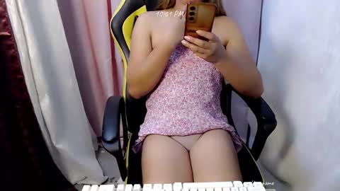 Snapshot of seductive_zyra chatting on 05.19.26 seductive_zyra online show from 05.19.26