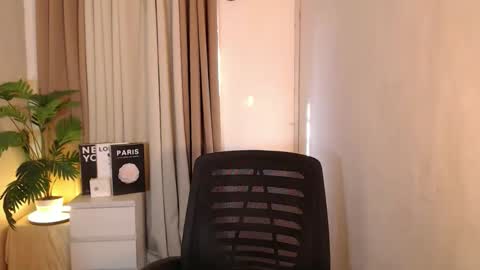 Snapshot of seductivedeluxe69 chatting on 02.06.26 Deluxe online show from 02.06.26