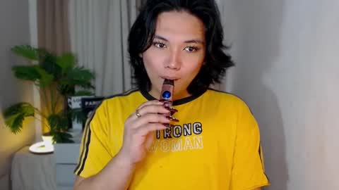 Snapshot of seductivedeluxe69 chatting on 03.04.26 Deluxe online show from 03.04.26