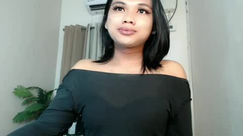 Snapshot of seductivedeluxe69 chatting on 06.14.26 Deluxe online show from 06.14.26